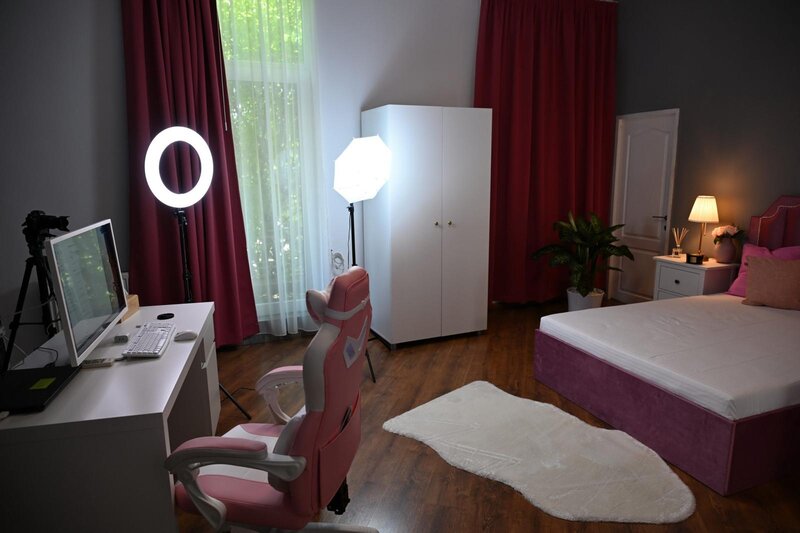 Modele videochat Rond Alba Iulia, Decebal.